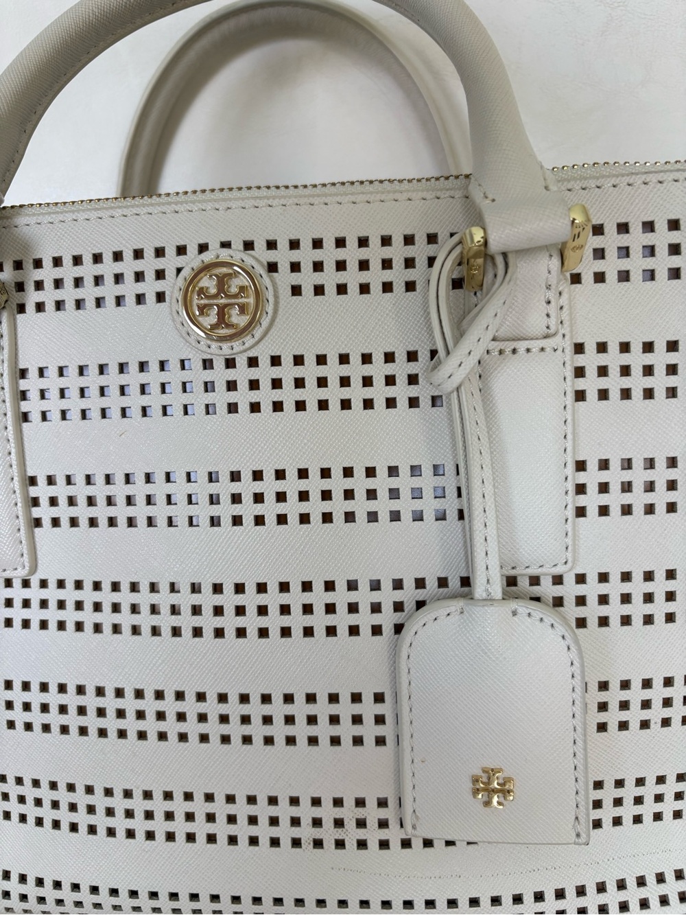 Tory Burch Robinson White Perforated Leather Tote Dble Zip bag Gold metal Medium - Picture 8 of 12